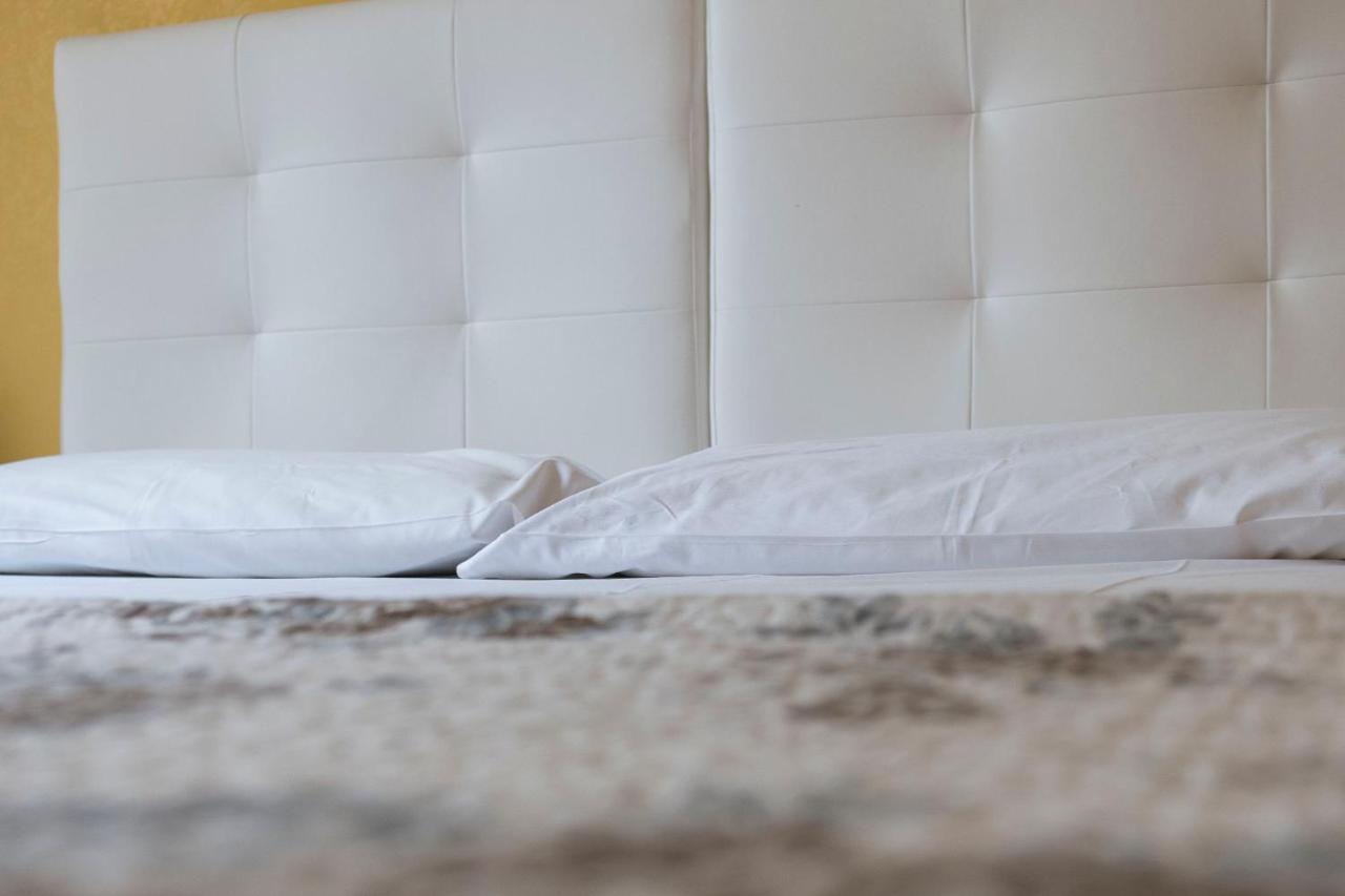 La Breccia A Porta Pia Bed & Breakfast Rome Bagian luar foto