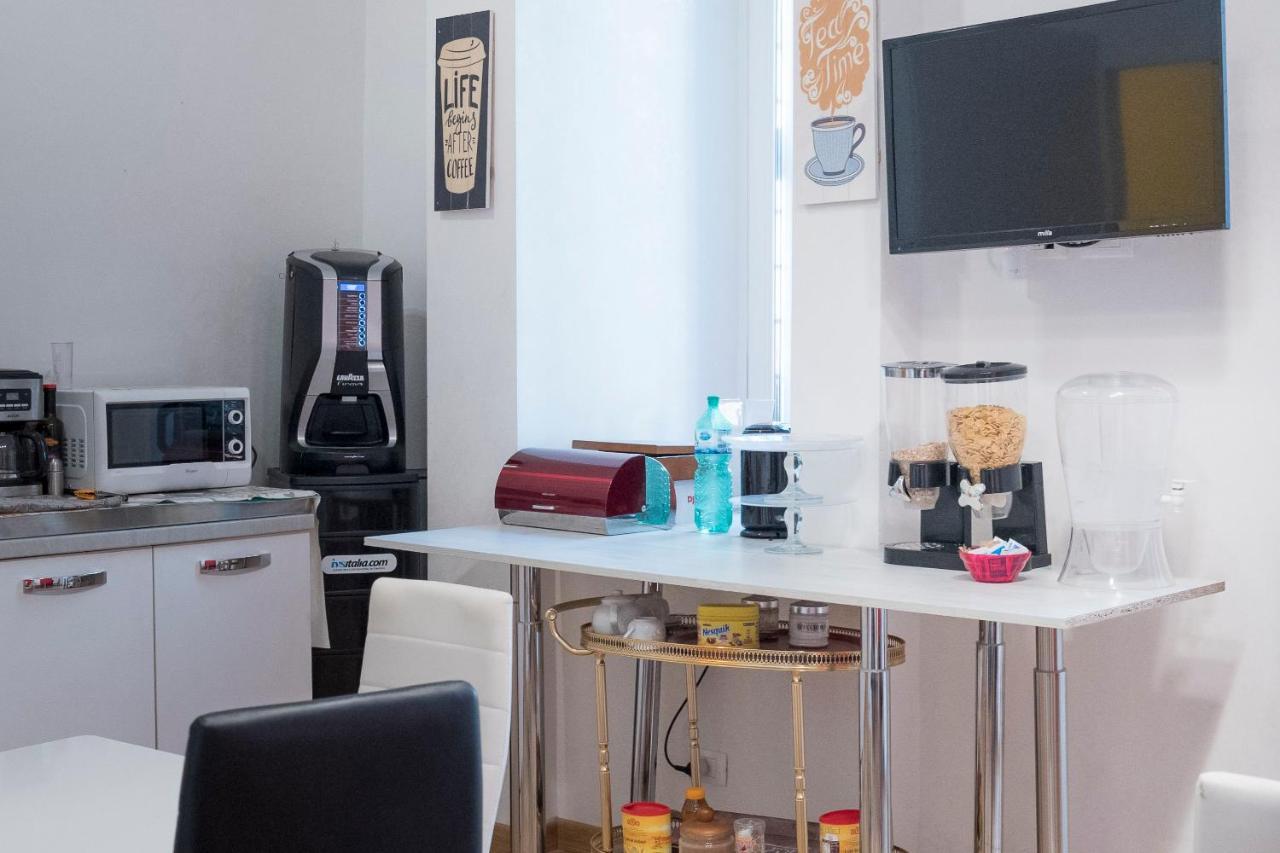 La Breccia A Porta Pia Bed & Breakfast Rome Bagian luar foto